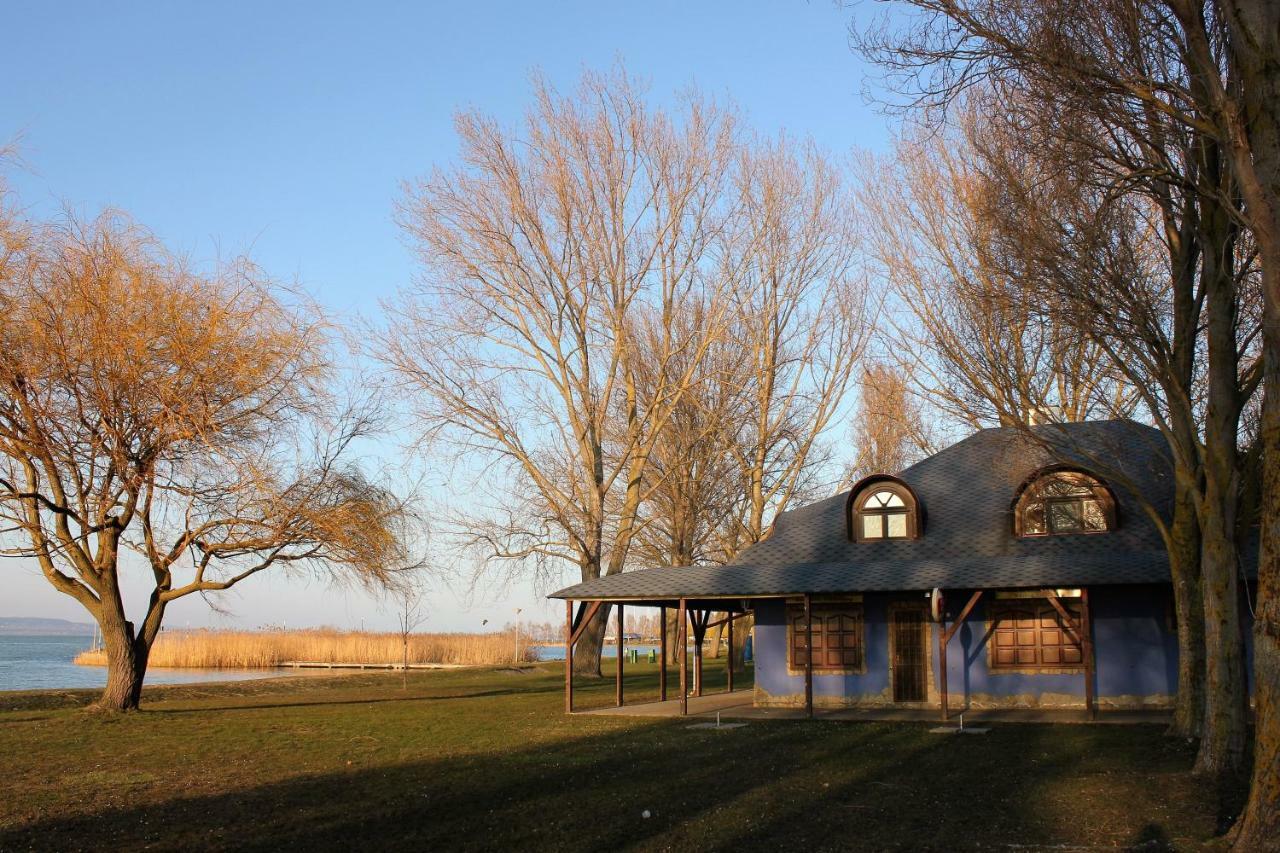 Szines Panorama Apartman Balatonlelle Exteriör bild